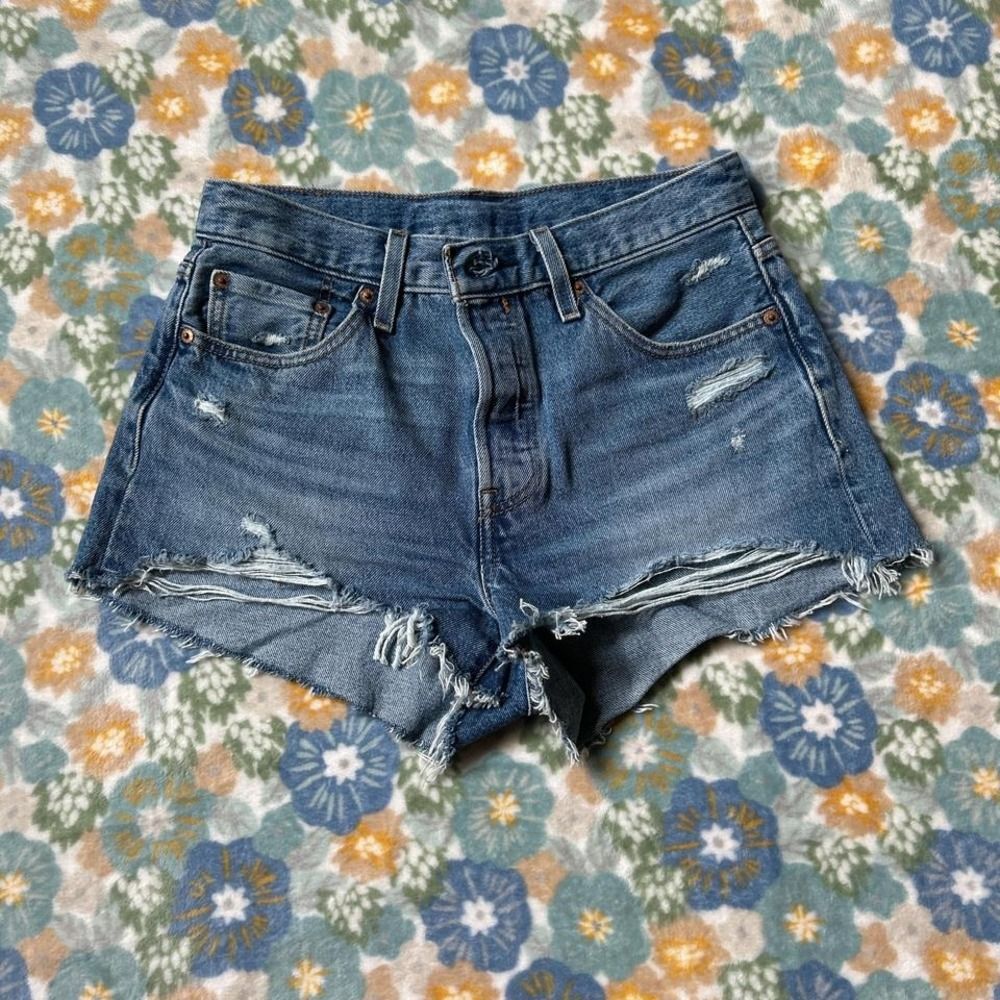 Levi's 501 Dark wash denim shorts distressed ripped jean short W28